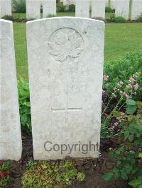 Etaples Military Cemetery - Willis, E L
